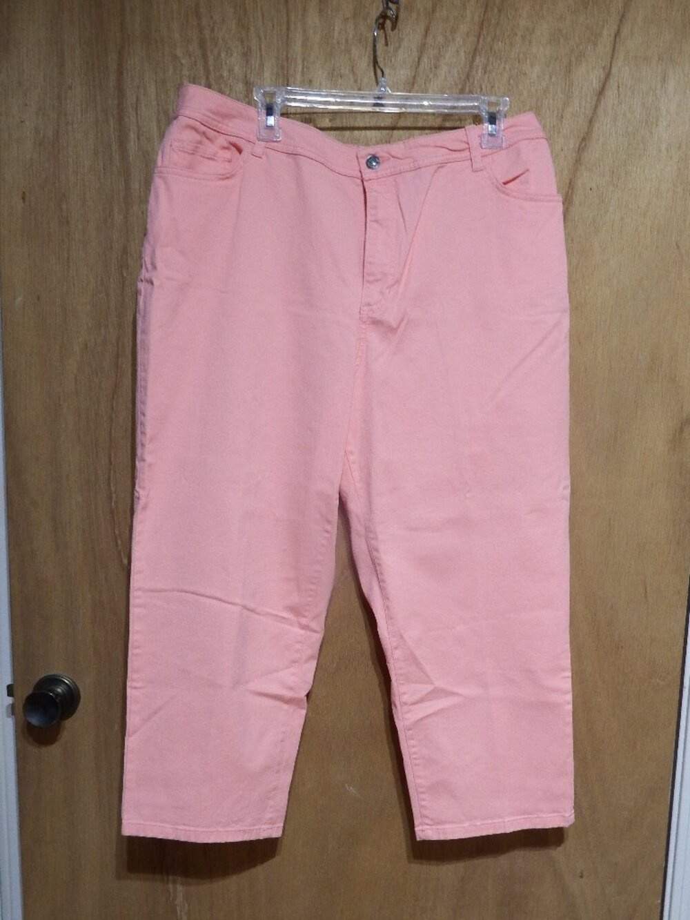 Woemn's capri pants, Size 18W by St John's Bay